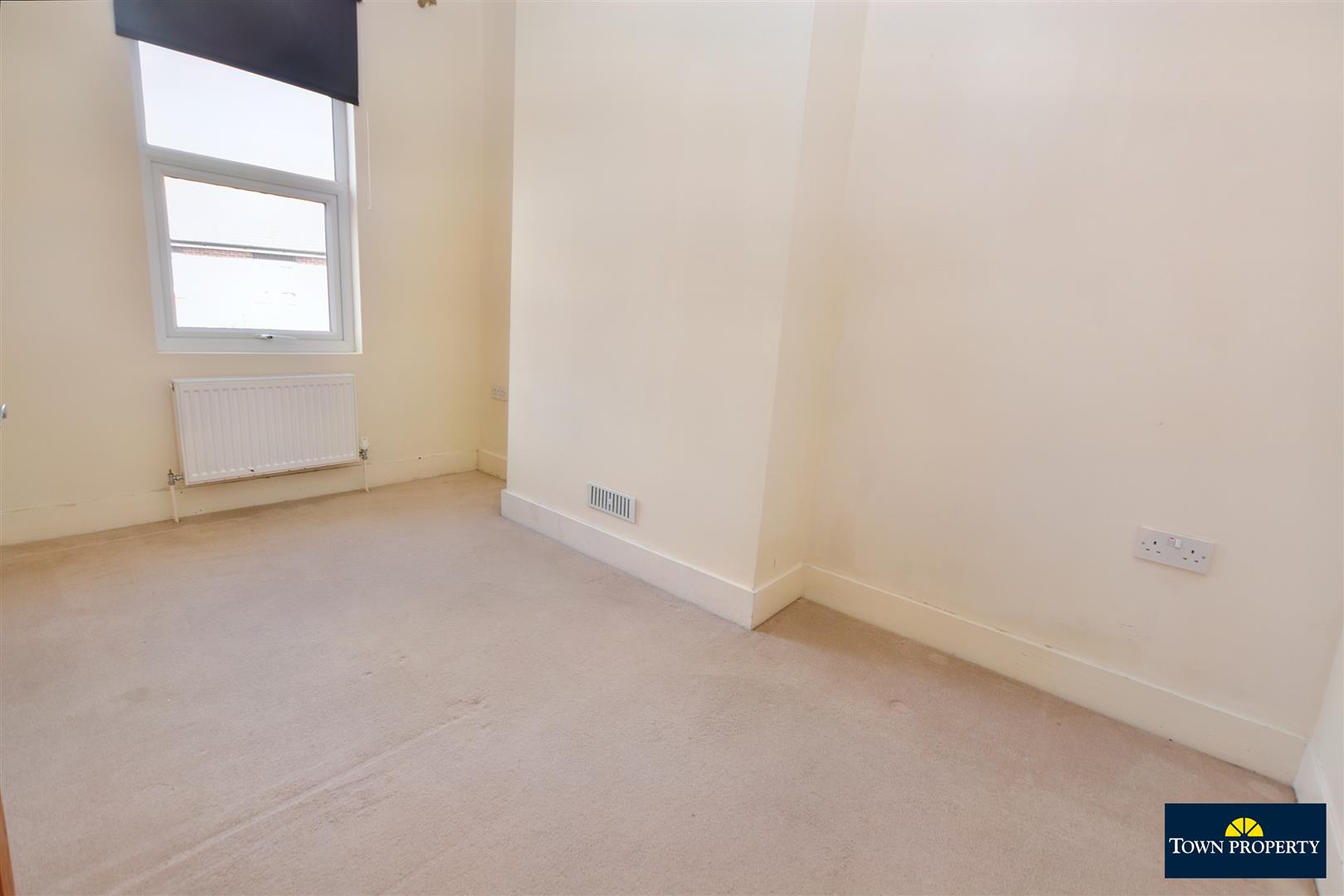 Property Details for Beach Road Eastbourne BN22 7HA Town Property Estate Agents. Eastbourne